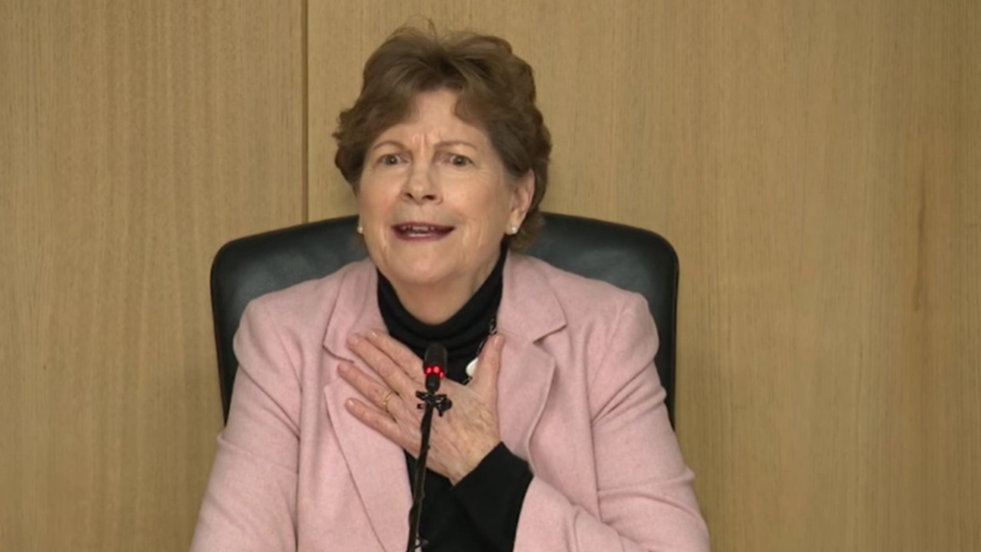 Senatoarea Jeanne Shaheen a susținut o conferință de presă la București despre Visa Waiver și parteneriatul româno-american 1 jeanne shaheen