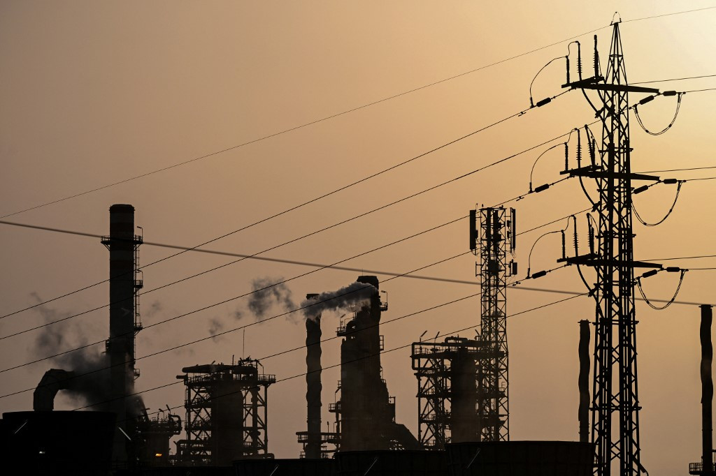 Prețurile petrolului înregistrează o creștere semnificativă pe fondul incertitudinilor legate de conflictul din Orientul Mijlociu 1 petrol 2