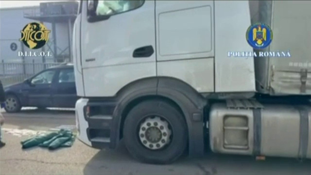 Doi cetățeni bulgari arestați la Ploiești pentru clonarea cardurilor de combustibil, un al treilea este cercetat 1 vlcsnap 2026 03 04 12h35m28s464