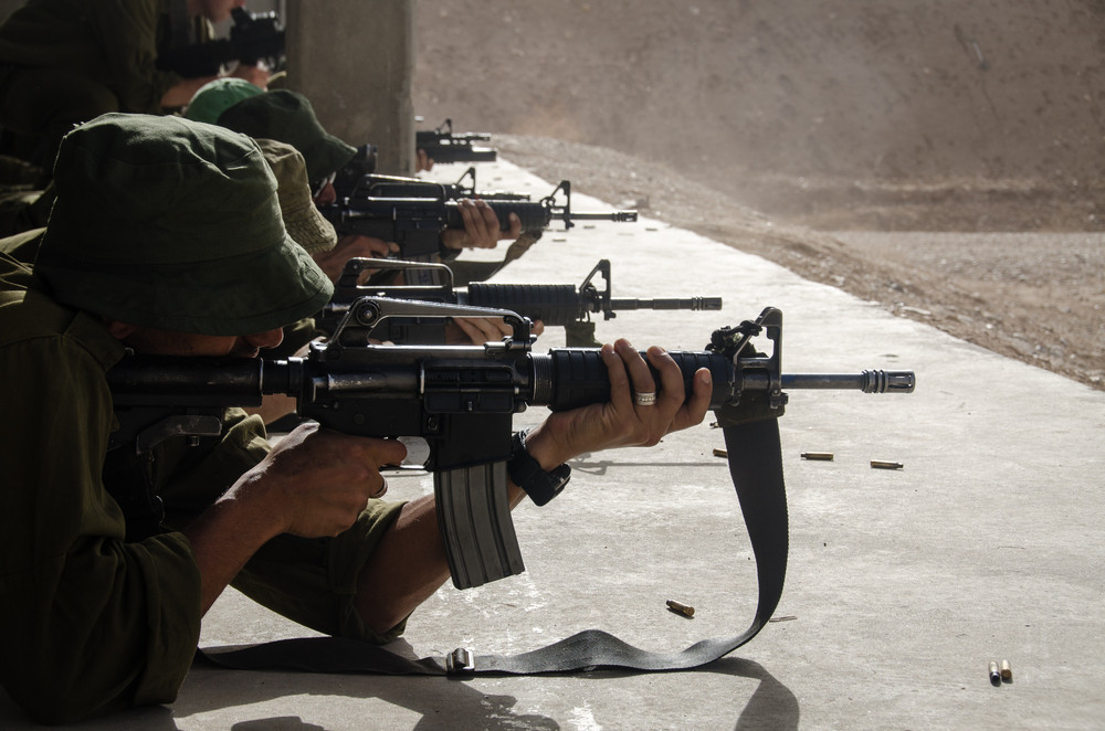 pluton executie shutterstock 512193916