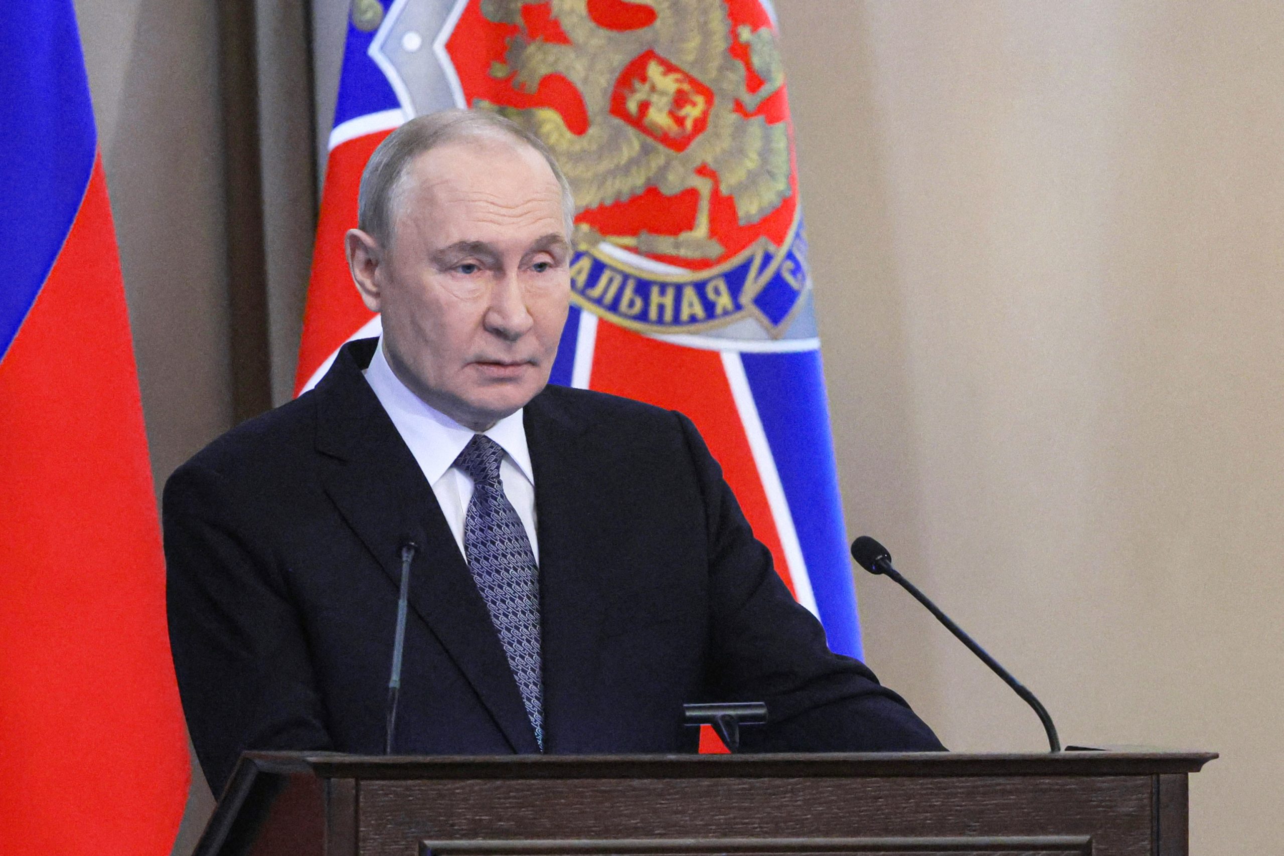 Ministrul francez de Externe afirmă că Vladimir Putin și-a pierdut influența în Uniunea Europeană după înfrângerea lui Viktor Orban în Ungaria 1 vladimir putin afp 1 scaled