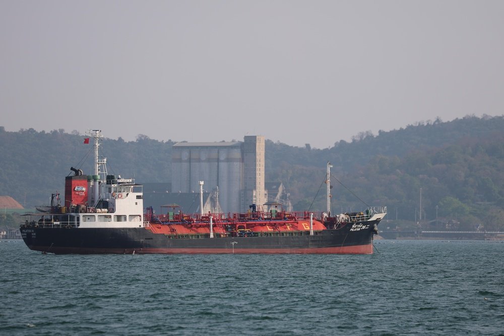nava ormuz