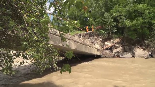 pod rupt de furtuna