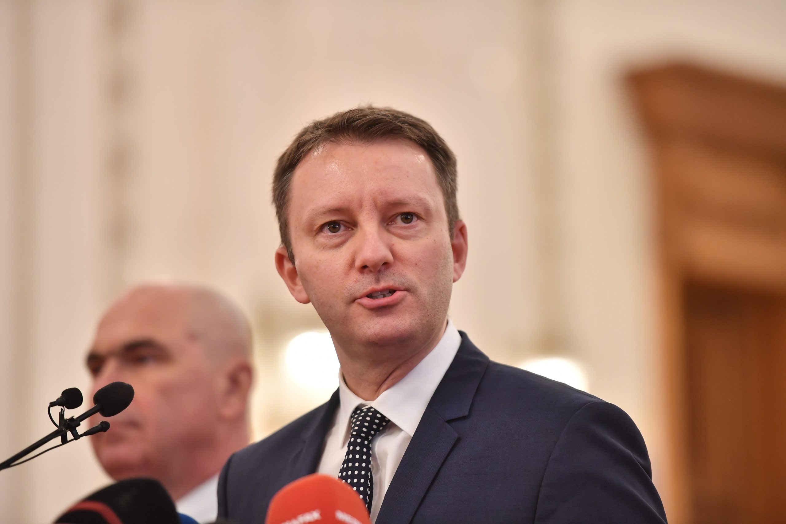 agerpres siegfried muresan la palatul parlamentului scaled