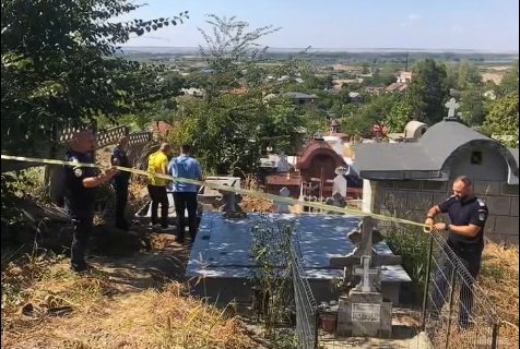 oseminte slatina cimitir