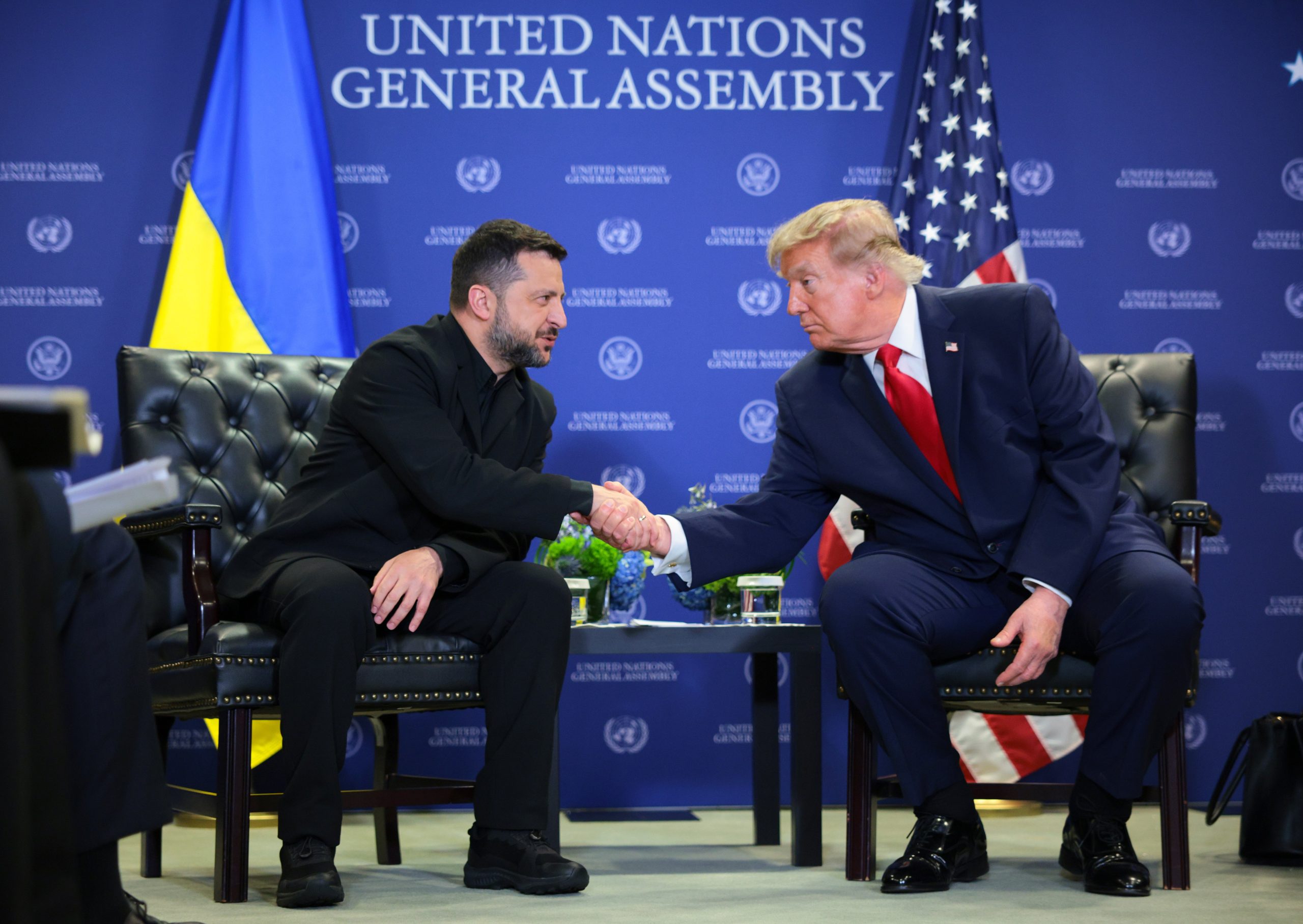 zelenski si trump gettyimages 2296605684 scaled