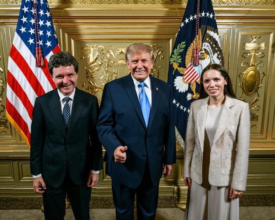 nicusor dan carton trump